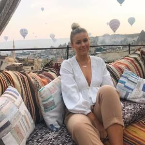 Meet your Posher, Brooke